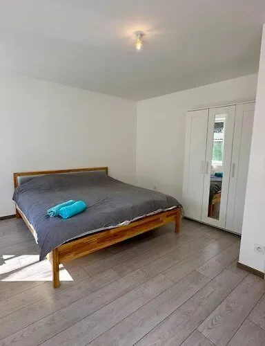 Splendide Pour 8 Personnes Tout Equipe * Miluza